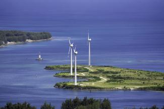 Die Menschheit braucht erneuerbare Energie: Windpark auf den Seychellen