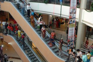 Shopping centre in Mumbai: middle classes are more interested in privileges than democracy.