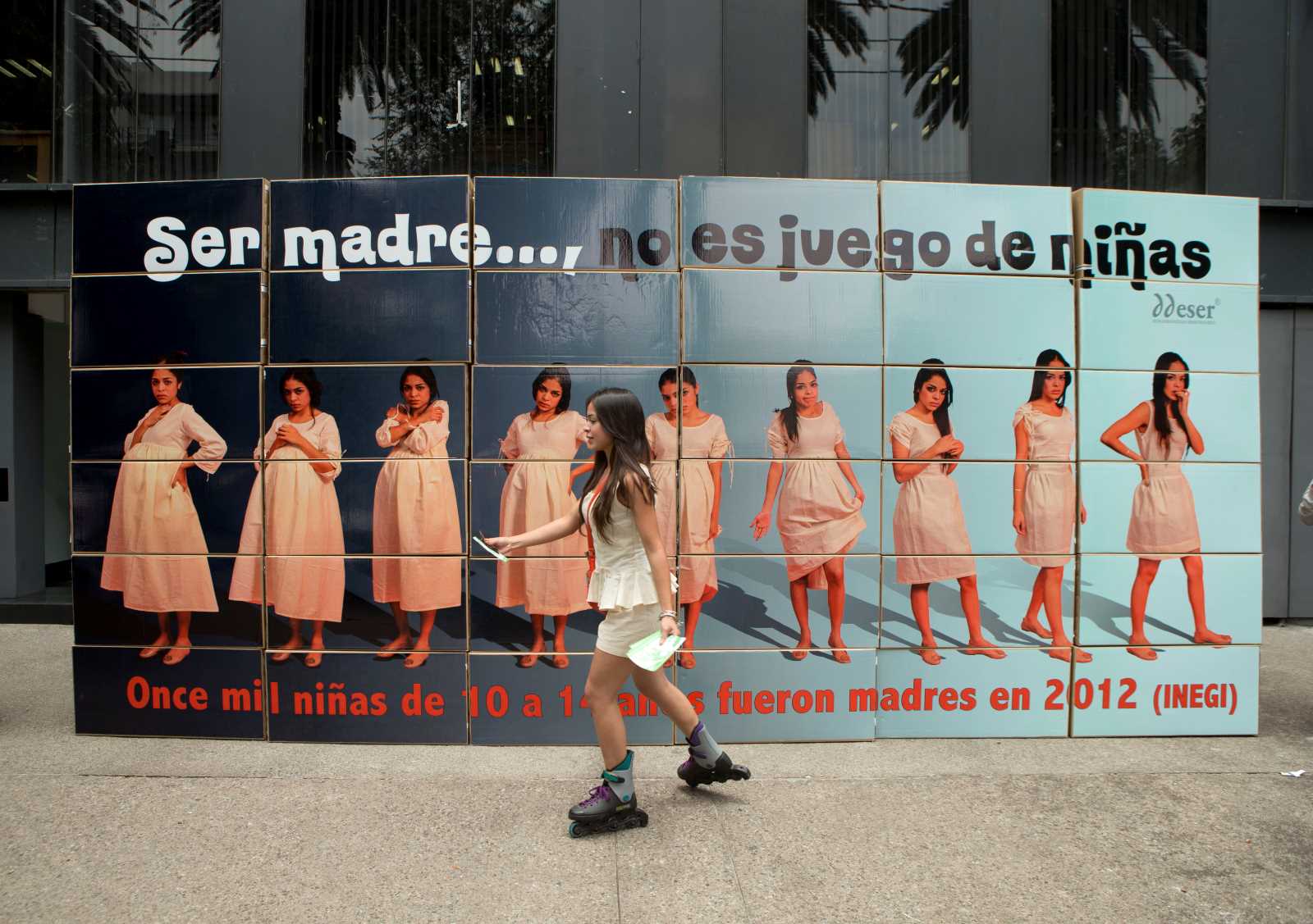 „Motherhood is not a kids game“ – Mexican campaign poster in 2014. 