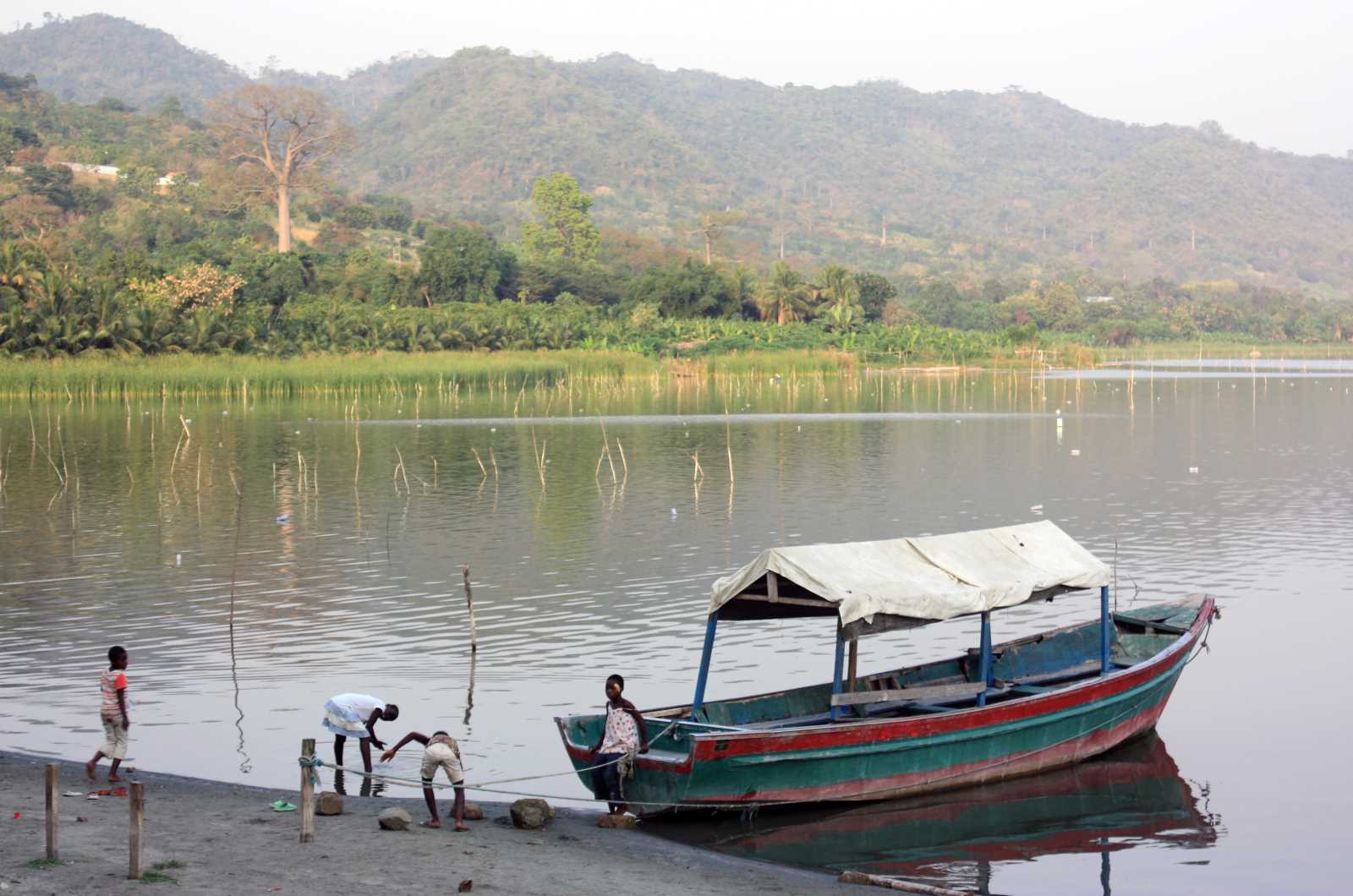 Am Bosomtwe-See in Ghana müssen sowohl die Interessen der lokalen Gemeinden als auch der Naturschutz berücksichtigt werden.