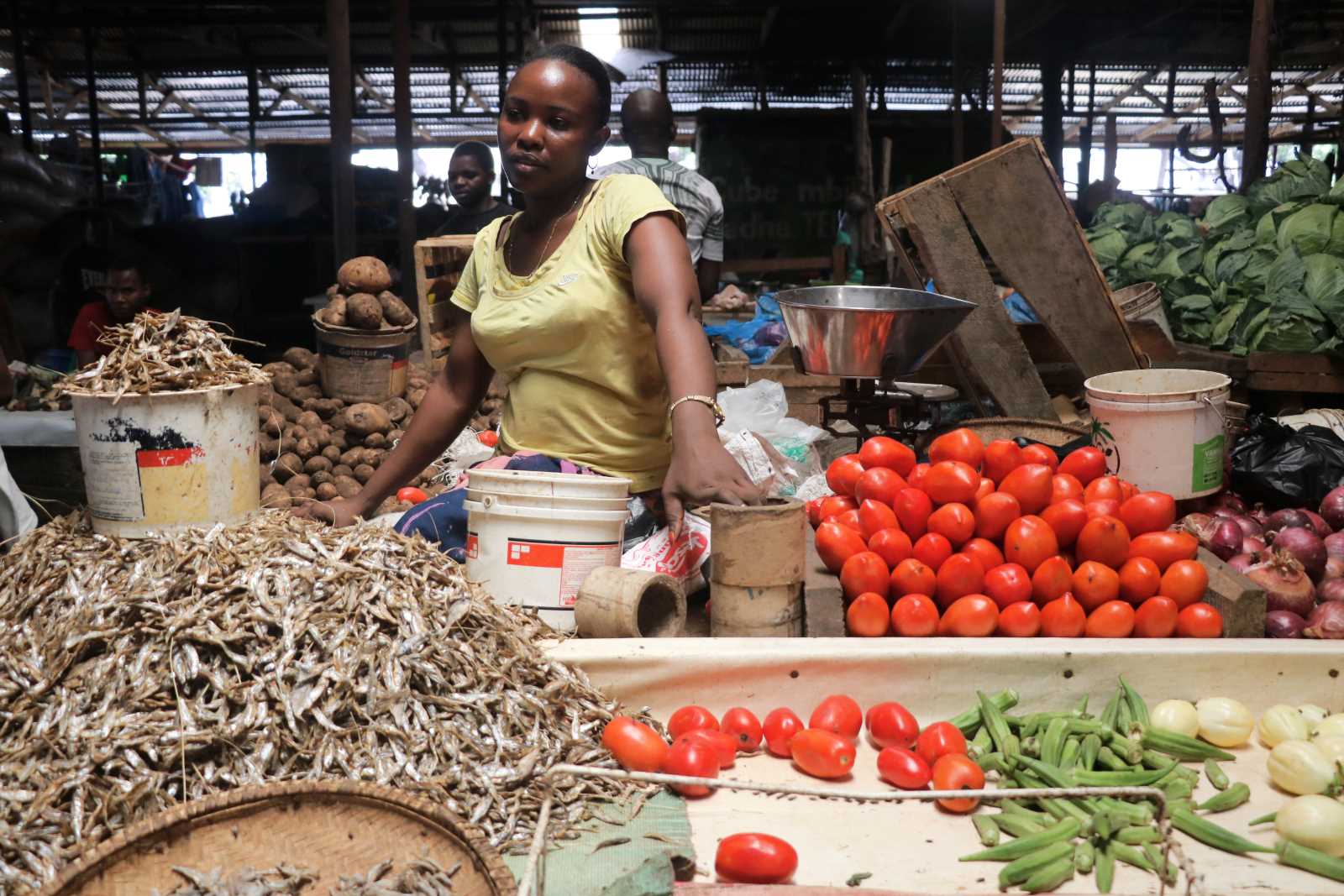 Market vendor in Tanzania: Women in the informal sector are particularly affected by sexual harassment at work.