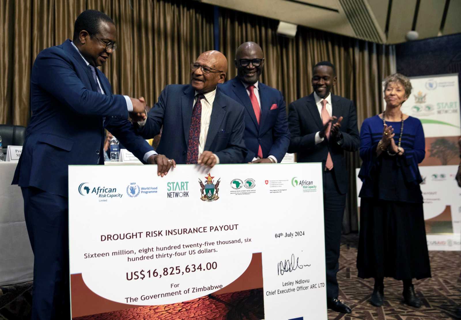 Im Jahr 2024 erhielt Simbabwe eine Risikoversicherungsleistung von der African Risk Capacity Group, um die Folgen einer schweren Dürre abzumildern.