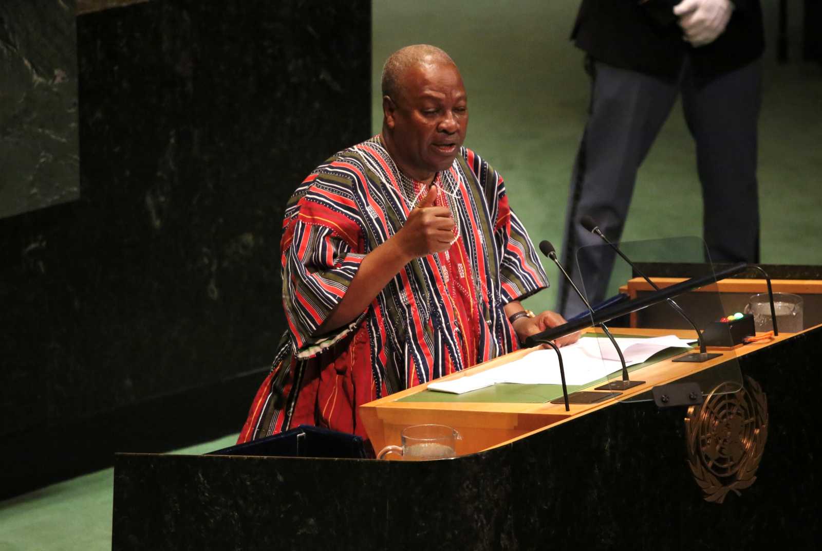 Ghana’s President John Dramani Mahama addresses the UN General Assembly in September 2025 wearing a fugu.