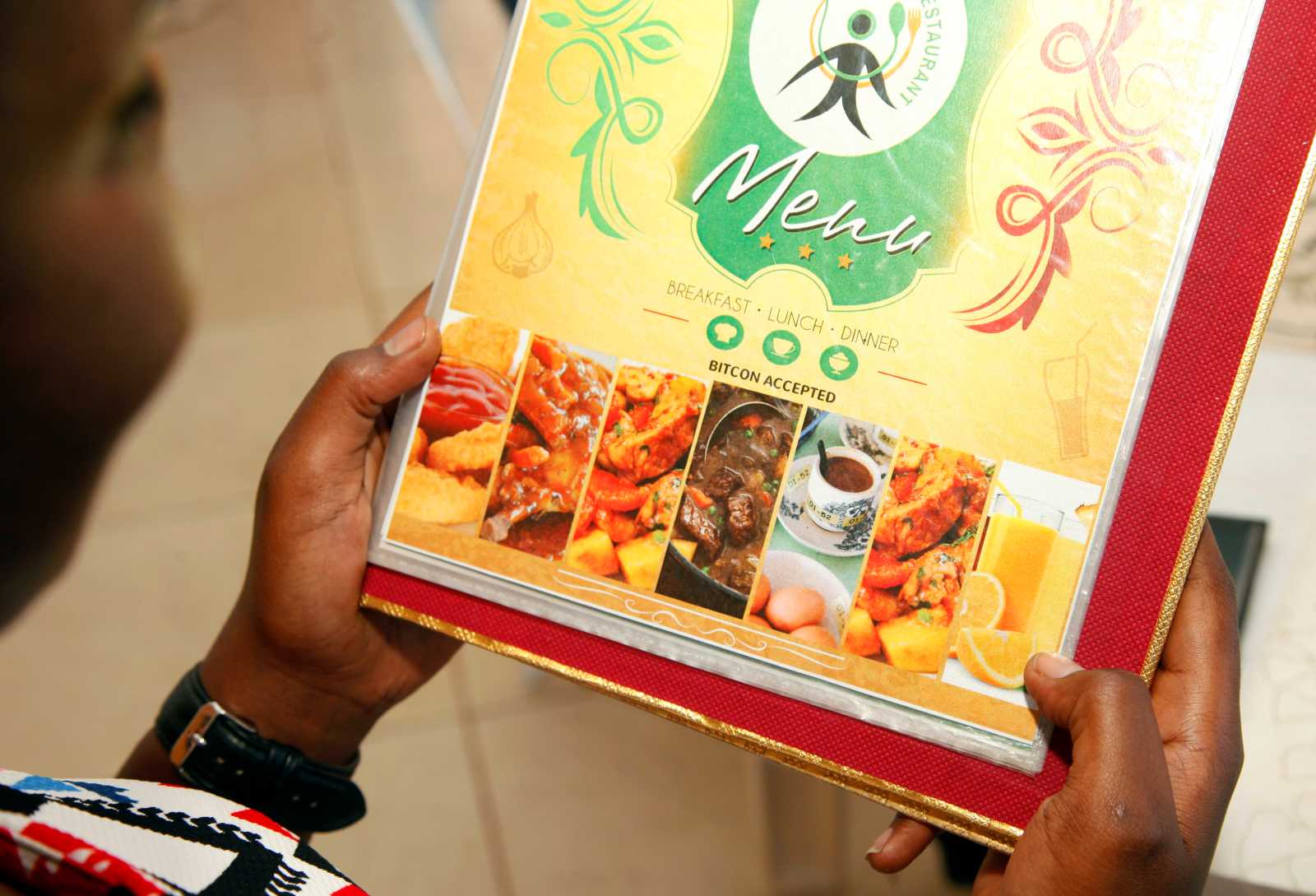 “Bitcoin accepted” – in some restaurants in cities such as Kampala, customers can pay with Bitcoin.