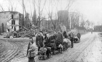 Flight out of German territories in Eastern Europe in the spring of 1945 before the advancing troops of the Red Army. 