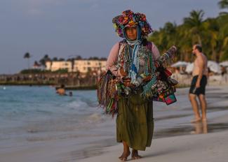 Verkäuferin am Strand der Isla Mujeres.