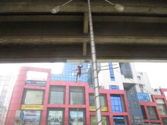 In Indien sind Bauarbeiten in jeder Hinsicht unsicher – Arbeiter in Kalkutta. 