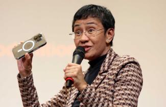 picture alliance/newscom/Maya Vidon-White Filipino journalist and Nobel Prize winner Maria Ressa is a champion of freedom of expression.