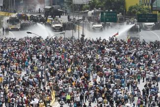 Becerra/picture-alliance/AA Anti-government protests in Venezuela’s capital Caracas.