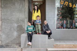Stephan Pramme Die Familie Baghdasaryan wurde 2023 aus ihrer Heimat Bergkarabach vertrieben. Heute lebt sie in Yeghegnadzor im Süden Armeniens.
