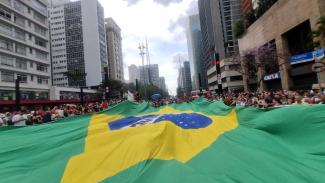 Im Jahr 2023 protestierten Demonstrierende in São Paulo, Brasilien, gegen einen Amnestiegesetzentwurf, der dem ehemaligen Präsidenten Jair Bolsonaro zugutegekommen wäre.