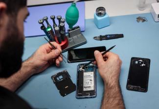 Good repairability can significantly extend the lifespan of a smartphone.
