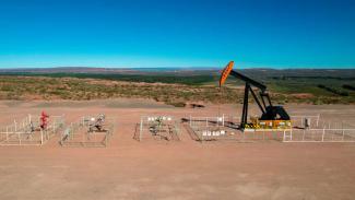 Oil drilling in Vaca Muerta: plans are in place to expand the infrastructure for liquefied natural gas in this vast shale oil and gas field.