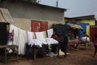 Bei der Bekämpfung von Jugendarbeitslosigkeit muss auch der informelle Sektor berücksichtigt werden: Straßenverkauf in Lusaka, Sambia.