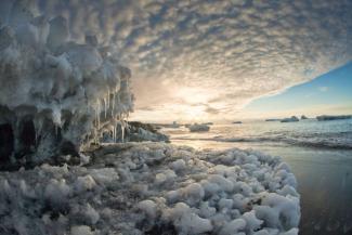Eis am Ufer des antarktischen Rossmeers.
