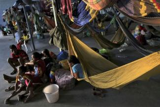 Angehörige der Warao aus Venezuela in einer Unterkunft im Bundesstaat Roraima im Norden Brasiliens.