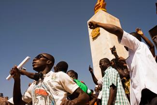 Theo Renau/AP/picture-alliance Demonstranten in Ouagadougou Anfang November.