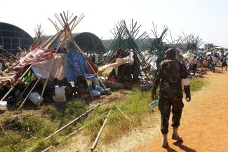 picture-alliance/dpa Flüchtlinge auf UN-Gelände in Juba am 18. Dezember.