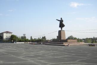 Die post-sowjetische Repression frustriert viele junge Erwachsene: Lenin Statue in Osh, Kirgistan.