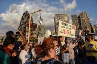 Since the 4th August explosion, Demonstranten in Beirut fordern Rache für die Opfer der verheerenden Explosion am 4. August. in Beirut want vengeance.