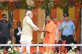 Narendra Modi und Yogi Adityanath im März.