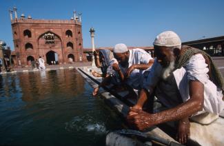 Muslims in der Jama-Moschee in Delhi.