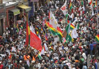 Indigenen-Organisationen können in Bolivien viele Menschen mobilisieren: hier ein Protest gegen den Bau einer Straße durch ein Naturreservat im Amazonasgebiet, 2011 in La Paz.