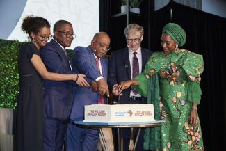 Super-rich philanthropists are a tiny minority everywhere: Aliko Dangote, Mo Ibrahim and Bill Gates at an event in New York City in 2019.