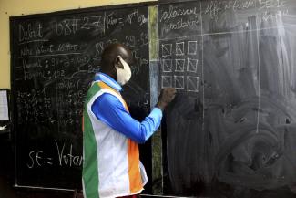 Counting of votes in Abidjan.