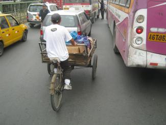 Congested traffic in Lima: at this month’s climate summit in Peru’s capital, participants will assess, among other things, various countries' contributions to causing climate change.